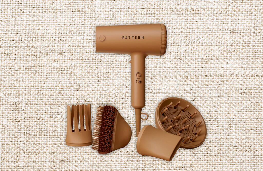 11 Best Diffusers for Curly Hair (2025), Tested and Reviewed 18 Pattern20Blow20Dryer20Abstract20Background2012202420SOURCE20Amazon r9aaBi