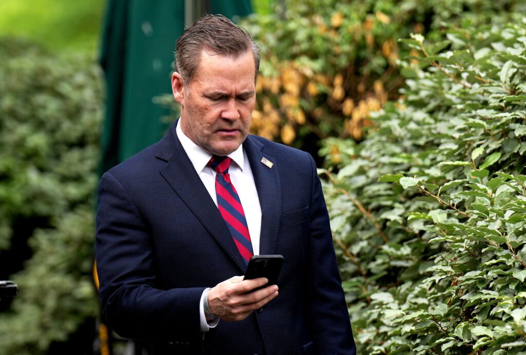 Mike Waltz Has Somehow Gotten Even Worse at Using Signal 11 Mike Waltz Signal App Security 2212888407 AYVSik