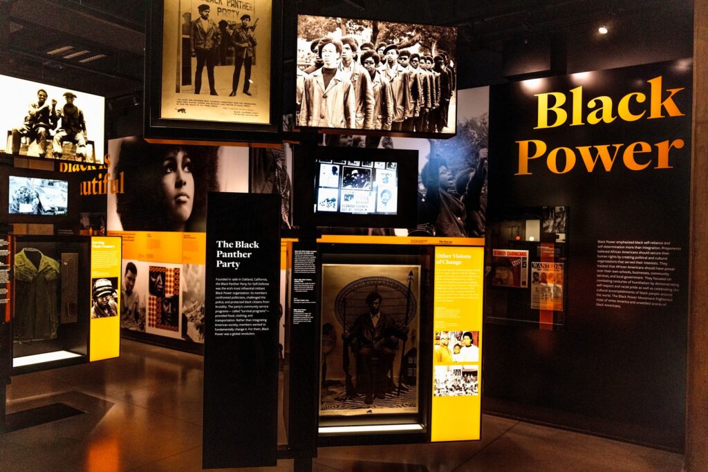 Smithsonian Black Artifacts Culture 2210057372 T0Jpsa