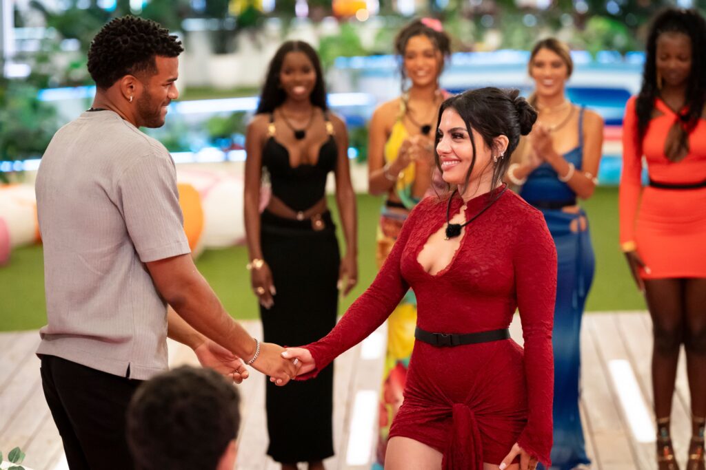Love Island Backseat Fan Producers Culture 2218819298 W4BV6W