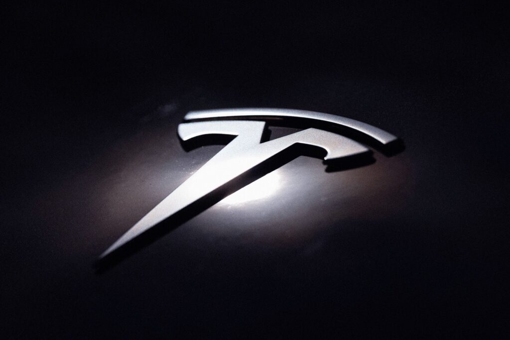 tesla crash biz 2207557822 FsHFUw