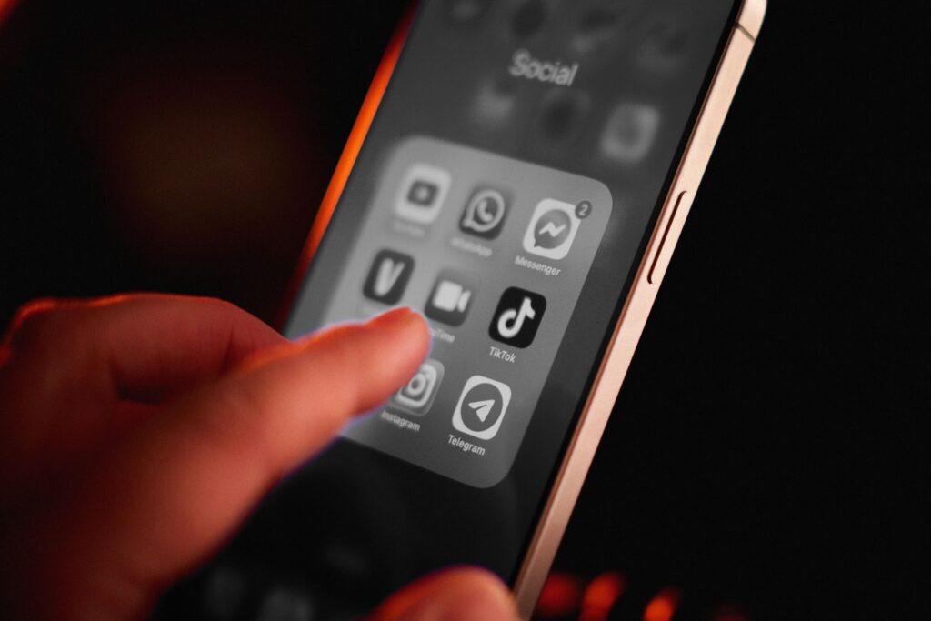 Diminish Distractions IPhone Gear 2198888503 RLDt2S