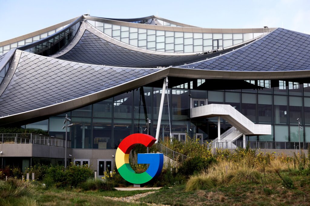 Meta, Google, and Microsoft Triple Down on AI Spending 1 Microsoft Google Meta Report Earnings Business 2242649875 eKAMFP