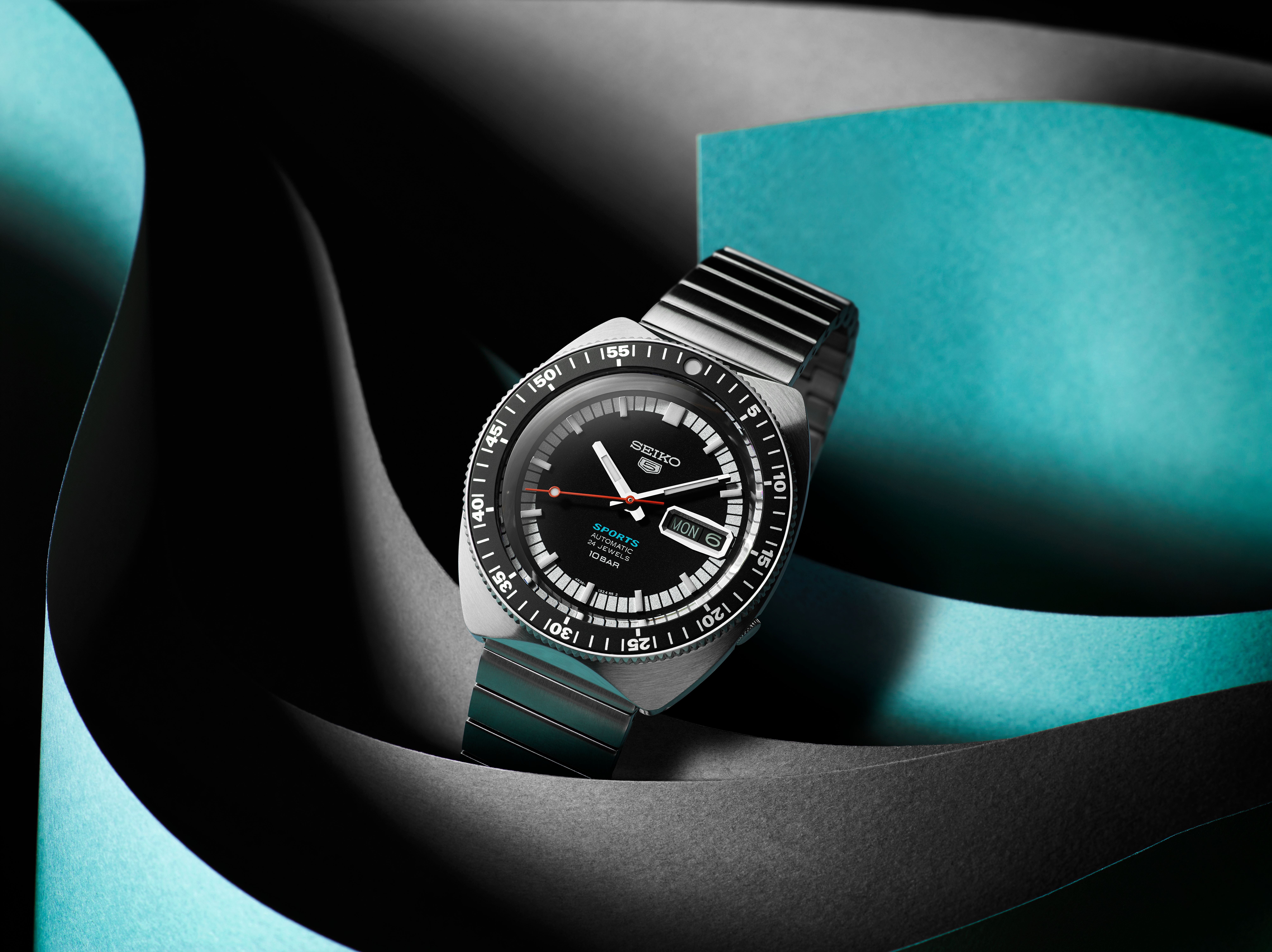 9 Best Seiko 5 Sports Watches (2025) 7 Seiko SRPK17 MainXX MjeATz