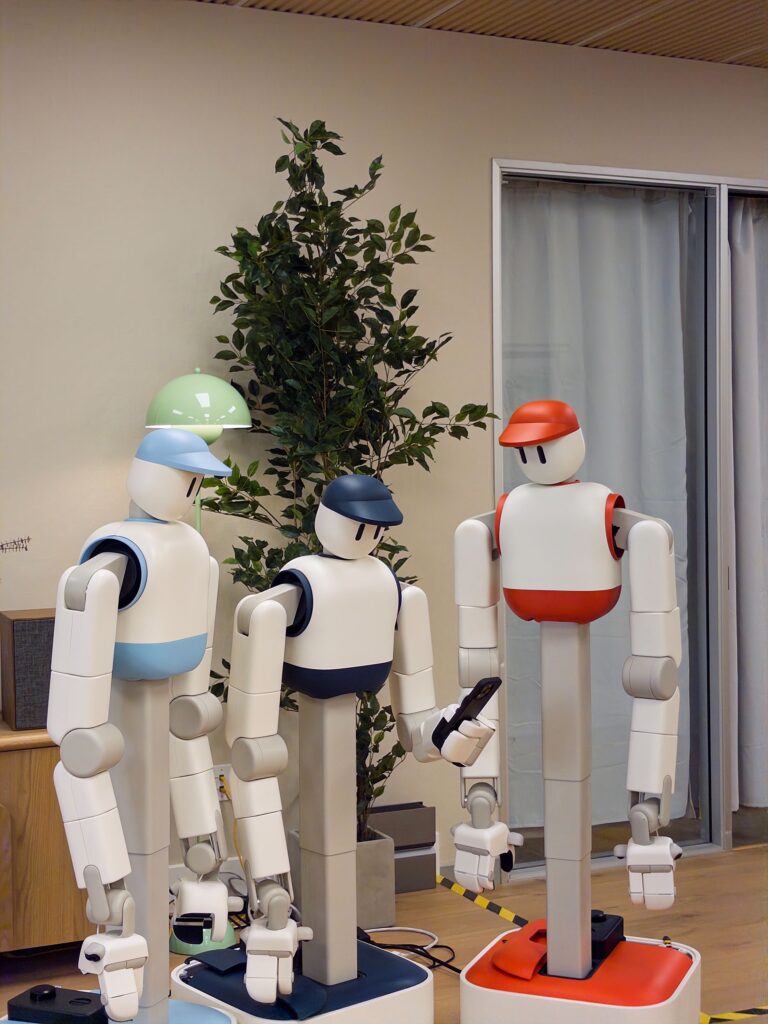 This Home Robot Clears Tables and Loads the Dishwasher All by Itself 13 New Home Robot Business FB7DDC00 5A09 40CE AB66 C3EF1E3524BF 8HMO0G