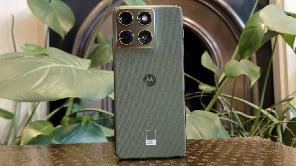 I tested Motorola's cheaper iPhone Air alternative, but it still didn't win me over to team thin-phone 13 qET3UG2yGPLnHynVd2M89E 1280 80 XAdHtV