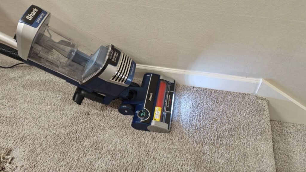 This Shark upright might not be the fanciest vacuum in town, but in terms of cleaning power I can't fault it 16 ykeGXRTvZGSuGKAUgCDDLc 1280 80 ByJ5q3