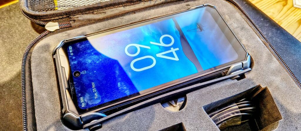 I tested Doogee's V Max LR - a rugged phone that's identical to the V Max Play with one big difference that also makes it cheaper 13 9P3p5YEtTwTuwtbB6pLiC8 1280 80 ICBGCK