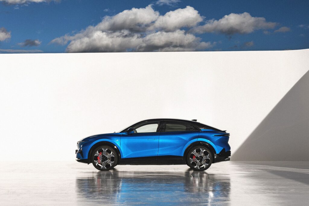 Alpine A390GT BleuAlpineVisionC2A9ThomasCortesi CetadiProd 6 EMiJ3C