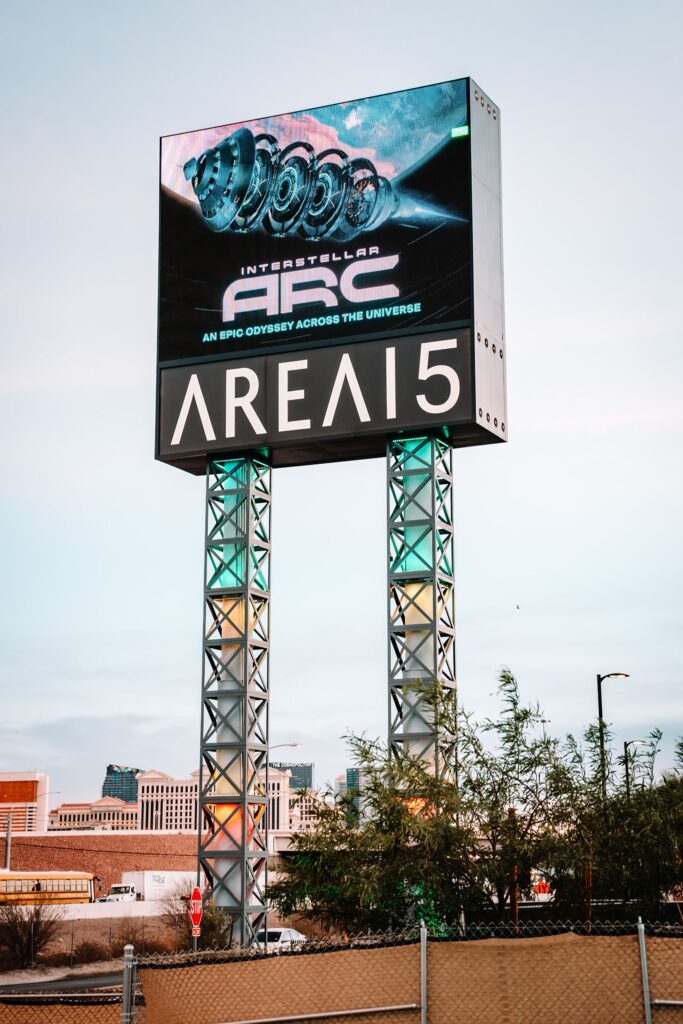 Interstellar20Arc20 20Outside20 2004 IIb7YA